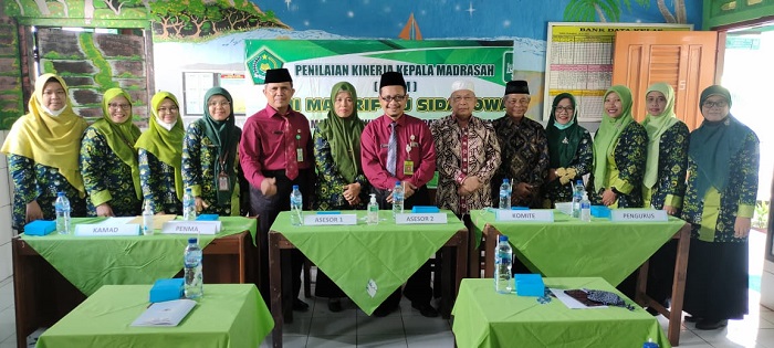 foto bersama tim penilai PKKM